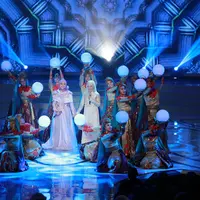 Lesti dan Aulia D'Academy saat tampil di Puteri Muslimah Indonesia 2017. (Adrian Putra/Bintang.com)