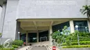 Suasana ruang lobi di kantor DPRD tampak sepi dari aktivitas, Jakarta, Jumat (1/4/2016). KPK segel 4 ruangan Komisi D DPRD DKI terkait penangkapan Mohammad Sanusi dalam Operasi tangkap tangan (OTT). (Liputan6.com/Yoppy Renato)