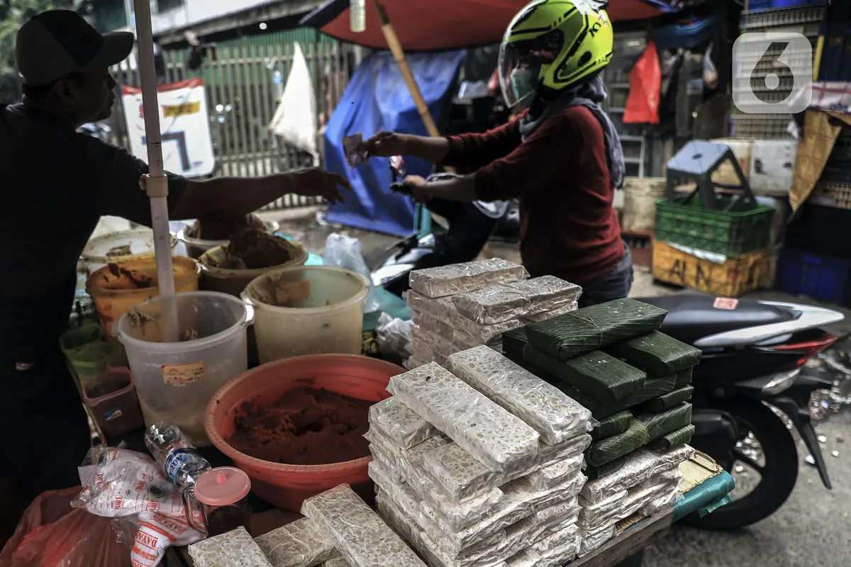 FOTO: Harga Kedelai Naik, Pengusaha Tahu Tempe Bakal Mogok Produksi