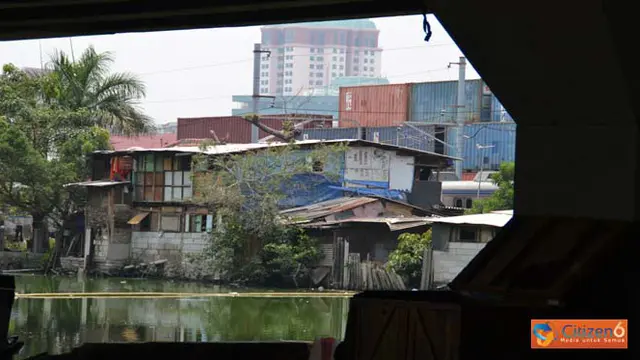 Penyalahgunaan Lahan Bawah Tol Ancol Barat
