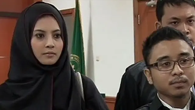 Novi Amilia Beberkan Alasan Berhijab