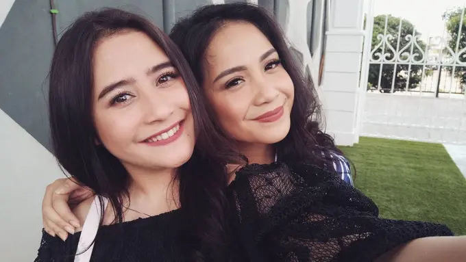 [Bintang] Ungkapan Bahagia Prilly Latuconsina Duet dengan Nagita Slavina