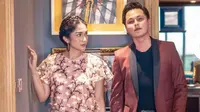 Ussy Sulistiawaty Pamer Potret Berbusana Jaring-Jaring Demi Andhika Pratama