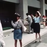 Nggak disangka, ternyata mannequin challenge sudah ada sejak zaman 90-an. Ini buktinya. (Via: instagram.com/generasi90an)