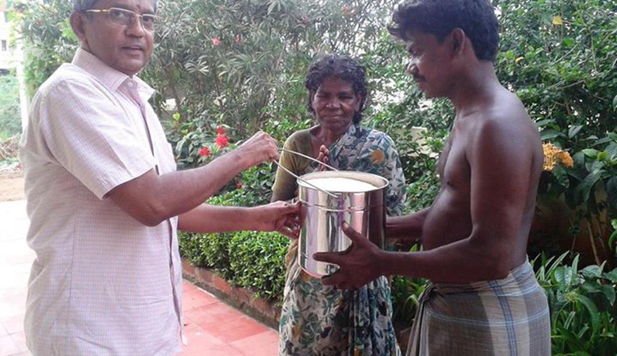 Rice Bucket Challenge Sumbang Beras Untuk Yang Membutuhkan Photo