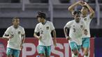 Tampil dengan sebagian besar pemain lapis kedua, Timnas Indonesia U-20 sukses mengobrak-abrik Hong Kong pada laga kedua kualifikasi Grup F Piala Asia U-20 2023. Menang dengan skor 5-1, pasukan Shin Tae-yong sementara mengemas poin dan selisih gol yang identik dengan Vietnam, yaitu 6 poin hasil dari dua kemenangan dan selisih gol 9-1. (Bola.com/Ikhwan Yanuar)