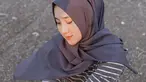 Pemilik nama lengkap Yeni Inka Novitasari sekarang sedang jadi penyanyi dangdut koplo yang naik daun. Lagu-lagu yang dibawakan Yeni selalu viral. Kepopulerannya ini membuat banyak mata tertuju ke gaya penampilan Yeni. Seperti saat Yeni dengan cantiknya pakai hijab ketika hangout. (Liputan6.com/IG/@yeniinka)