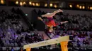 <p>Pesenam Jepang, Hwang Seohyun beraksi pada nomor balok keseimbangan dalam Kejuaraan Dunia Gimnastik 2025 di Indonesia Arena, Senayan, Jakarta, Senin (20/10/2025). (Bola.com/Bagaskara Lazuardi)</p>