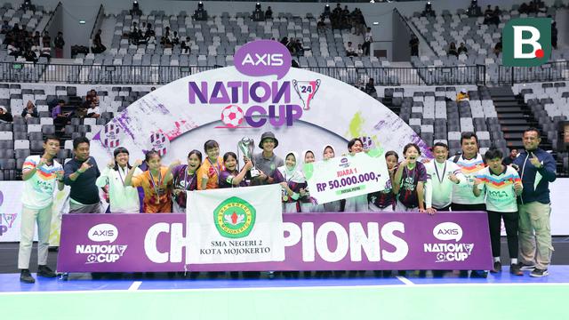 Tim futsal putri SMAN 2 Mojokerto berhasil menjadi kampiun AXIS Nation Cup 2024