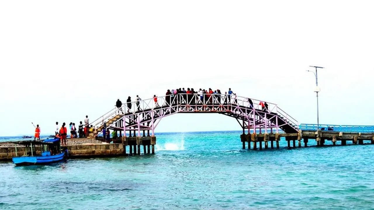 `Jembatan Cinta` Pulau Tidung