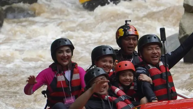 Momen Seru Liburan Keluarga Anang Hermansyah di Bali. (instagram/ashanty_ash, instagram/ananghijau, instagram/queenarsy, instagram/arsya.hermansyah)