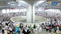 Para jemaah haji melontar di tiga jumroh, masing-masing Ula, Wutho, dan Aqobah.