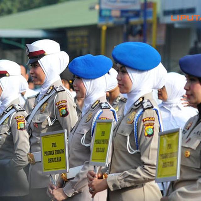 Seragam Dinas Polwan Berjilbab Mengacu Peraturan Di Aceh News Liputan6 Com