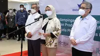 Kepala BPOM Penny K Lukito saat konferensi pers terkait “Pendampingan Produksi Vaksin Zifivax” di PT Biotis Pharmaceuticals Indonesia di Kawasan Gunung Sindur, Kabupaten Bogor, Jawa Barat, Jumat (8/4/2022). (Dok BPOM RI)