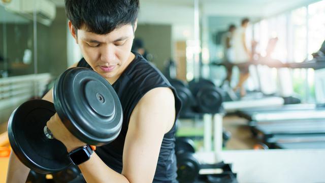 Mana yang Lebih Tahan Lama, EDT, EDP, atau Parfum? Ini Bedanya buat Pria Aktif