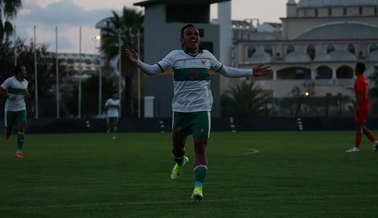 Bersama Timnas Indonesia, ia telah mencetak 3 gol dari 9 laga. Debutnya terjadi pada 11 September 2018 di bawah pelatih Bima Sakti saat menghadapi Mauritius dengan kemenangan 1-0 dalam sebuah laga persahabatan. (Dok. PSSI)