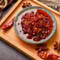 ilustrasi chili oil minyak cabai/copyright By HelloRF Zcool from Shutterstock