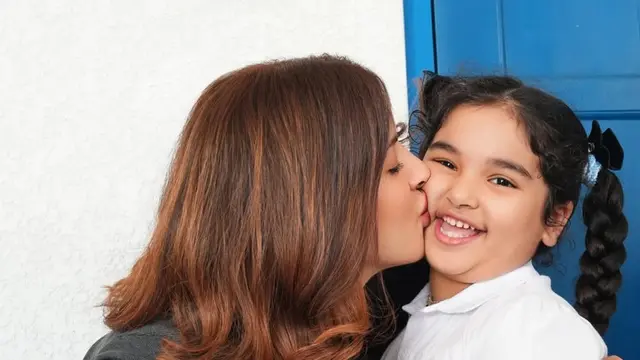 Tasya Farasya di Acara Sekolah Putrinya pakai jam tangan. [@tasyafarasya]