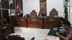 Suasana sidang praperadilan kasus video porno yang melibatkan artis Cut Tari dan Luna Maya di PN Jakarta Selatan, Selasa (7/8). Hakim PN Jakarta Selatan menolak gugatan praperadilan Cut Tari dan Luna Maya. (Liputan6.com/Herman Zakharia)