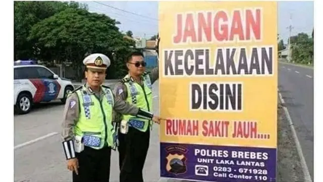 6 Spanduk Imbauan Keselamatan Ini Kocak, Bikin Ketawa
