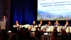 Menteri PPN/Kepala Bappenas, Bambang Brodjonegoro (keempat kiri) saat menjadi pembicara dalam World Bank Annual Meeting dengan topik Localizing the Implementation of the SDGs di Washington DC, Kamis (12/10). (Liputan6.com/Pool/Bappenas)