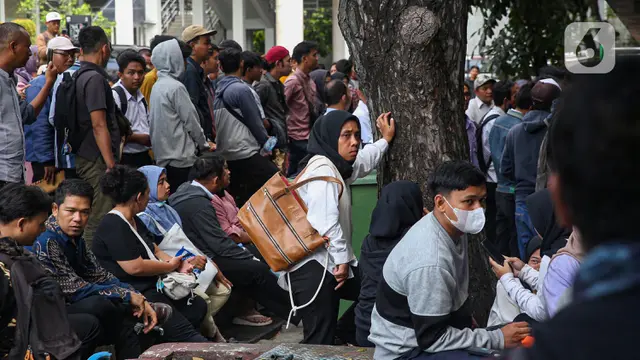 Padati Balai Kota Jakarta, Warga Beramai-ramai Melamar Jadi Petugas PPSU