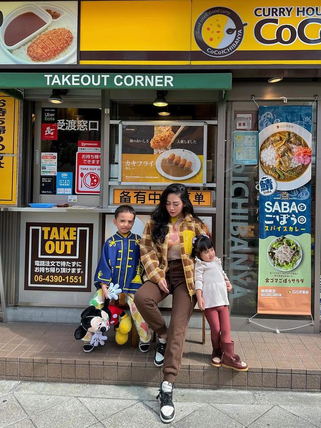 7 Potret Seru Liburan Rachel Vennya Ke Jepang, Seru Ajak Buah Hati