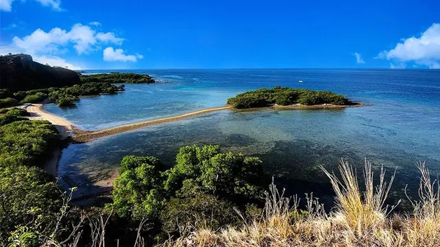 5 Wisata Pantai di Situbondo, Punya Pemandangan Cantik yang Wajib Dikunjungi