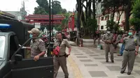 Cegah Penularan Covid-19, Satpol PP Kota Bogor Bubarkan Kerumunan Warga