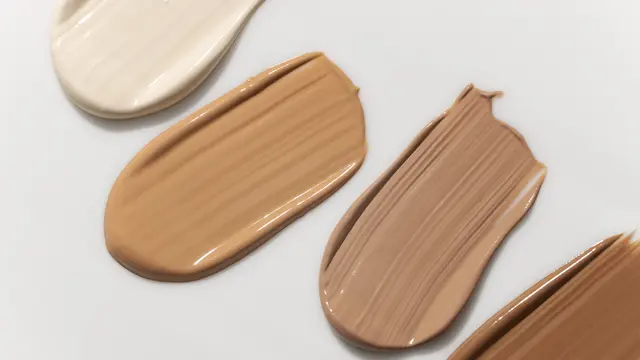 Foundation adalah dasar dari seluruh riasan.