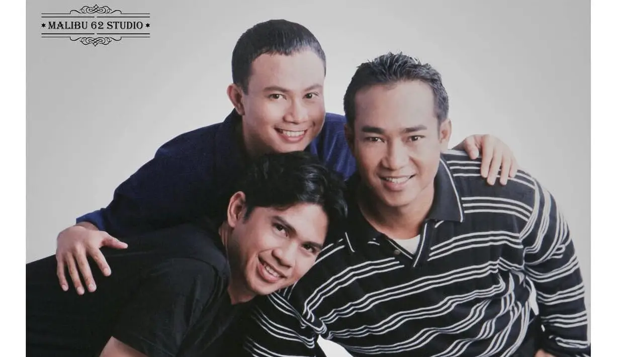 Ini adalah para personel Trio Libel's pada tahun 2000. Sejak dulu, Ronnie   Sianturi memang punya wajah yang tampan. (Foto:   instagram.com/malibu62studio)