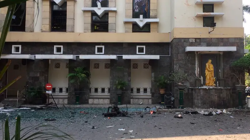 Pasca-Ledakan Bom di Gereja Santa Maria