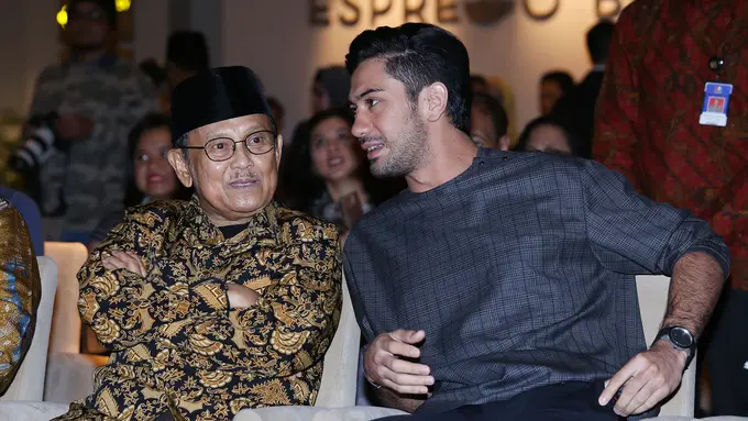 [Bintang] Reza Rahadian dan B.J Habibie