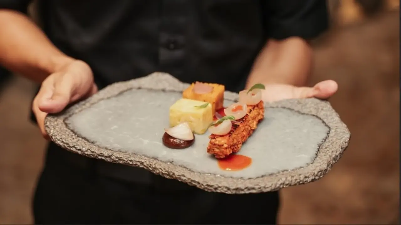 Menyantap Luxury Dining dengan Beragam Menu Personal yang Berkonsep Ramah Lingkungan dan Zero Waste. foto: dok. Lexus Indonesia