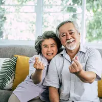 Sahabat Fimela, ingin tetap tajam di usia senja? Yuk, simak 6 cara jitu menjaga daya ingat dan fungsi kognitif agar tetap aktif, bahagia, dan menjalani masa tua dengan kualitas hidup yang lebih baik! (Foto dok: Freepik/niki98).