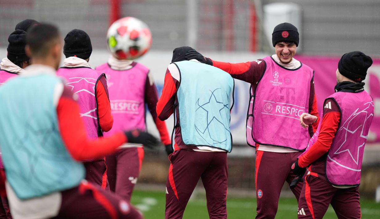 Saat ini Bayern Munchen berada di peringkat ke-15 klasemen sementara dengan 12 poin dari tujuh pertandingan, terpaut satu poin saja dari zona otomatis lolos ke babak 16 besar. (AP Photo/Matthias Schrader)