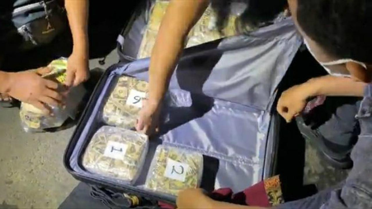 Polrestabes Surabaya ungkap kasus narkoba jenis sabu 10 kg yang dibawa warga asal Bangkalan, Madura berinisial F. (Foto: Dok Istimewa)