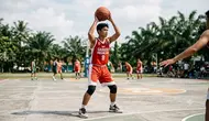 Bagaimana Cara Melakukan Overhead Pass dalam Bola Basket dengan Teknik yang Benar
