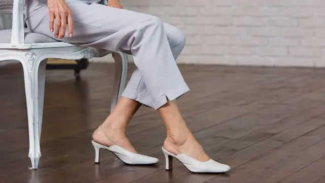 13 Hacks Pakai Heels untuk Pemilik Kaki Lebar agar Tetap Nyaman Seharian (photo by freepik.com)