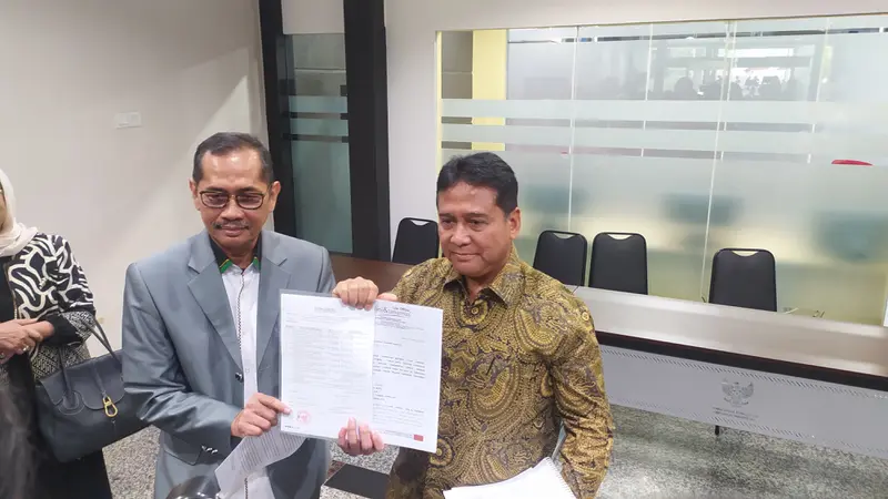 Ketua Umum Gabungan Industri Pariwisata Indonesia (GIPI) Hariyadi Sukamdani dalam konferensi pers Pendaftaran Uji Materiil UU 1/2022 Yang Terkait Dengan Pajak Hiburan, di kantor Mahkamah Konstitusi, Rabu (7/2/2024). (Tira/Liputan6.com)