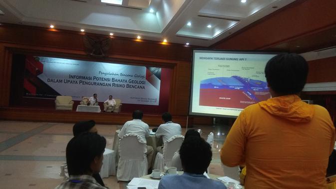 Antisipasi Tanah Longsor di Musim Penghujan, PVMBG Gelar Penyuluhan Kebencanaan. (Liputan6.com/Arie Nugraha)