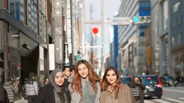 Liburan Aurel Hermansyah