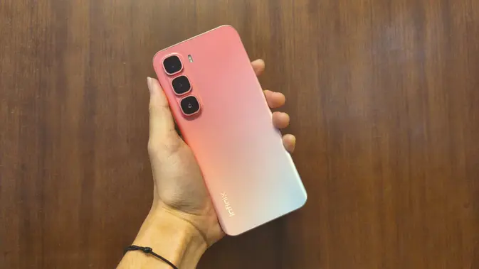 <p>Tampilan Belakang Infinix Hot 60 Pro+. (Liputan6.com/ Anka Fergy Agustian)</p>