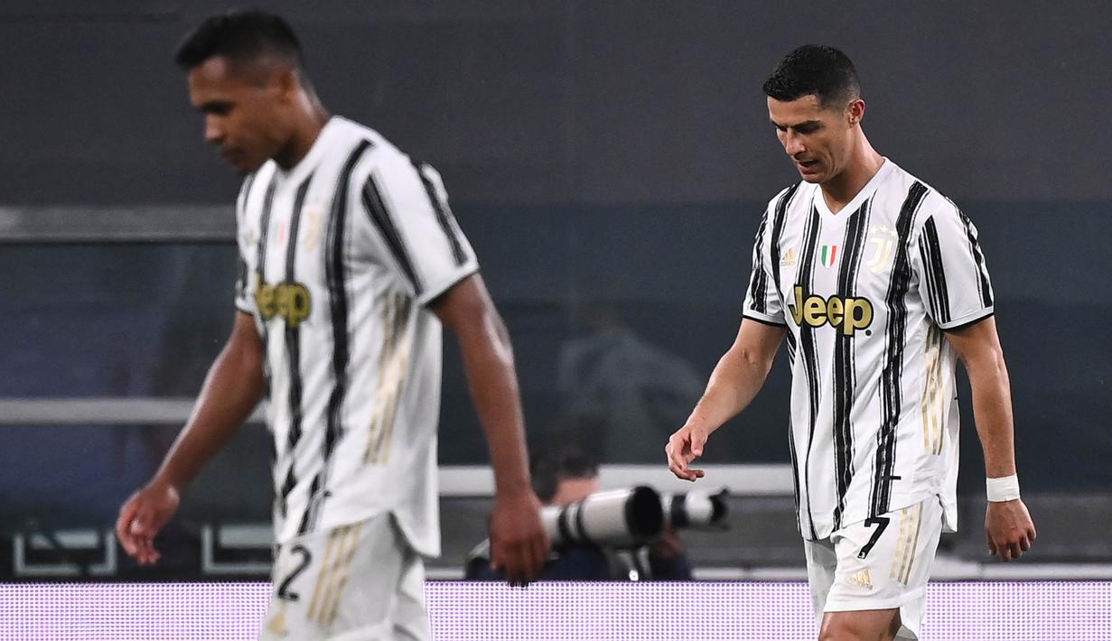 Kekalahan ini membuat Juventus terlempar ke posisi lima dengan 69 poin. Jika tidak memenangi tiga laga sisa, maka Juventus bakal 'turun kasta' ke Liga Europa musim depan. (AFP/Marco Bertorello)