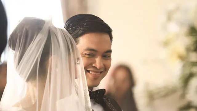 Jarang Terekspos, Ini 6 Momen Manis Donnie eks Ada Band dan Istri