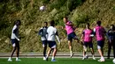 Sociedad saat ini bersaing ketat dengan Inter Milan di posisi dua teratas. Mereka sama-sama telah mengumpulkan tujuh poin. (ANDER GILLENEA / AFP)