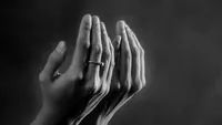 Ilustrasi memanjatkan doa. (Image by Artadya Gumelar from Pixabay)