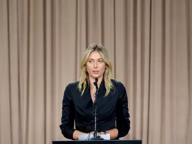 Mantan petenis putri nomor satu dunia, Maria Sharapova, terbukti menggunakan doping di ajang Australia Terbuka 2016. Berdasarkan hasil tes, Sharapova positif mengonsumsi meldonium, obat yang dapat meningkatkan stamina. (Getty Images/AFP/Kevork Djansezian)