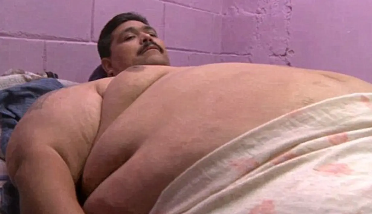 Andres Moreno (38), seorang pria yang dipercaya sebagai orang paling gemuk di dunia meninggal pada Jumat (25/12/2015) di Meksiko Utara. (Dailymail)