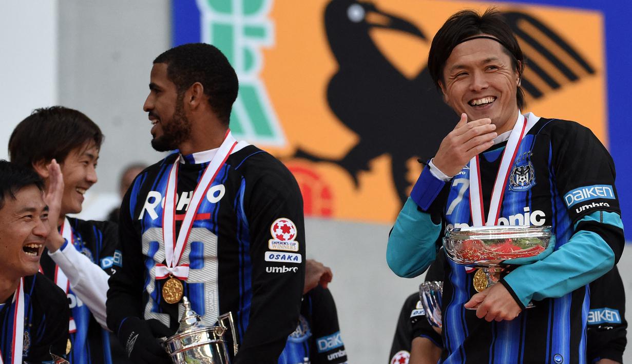 J1 League yang dimulai sejak tahun 1993 hingga kini telah berusia 30 tahun di musim 2023. Selama tiga dekade telah banyak pemain hebat yang layak disebut sebagai legenda di J1 League berkat aksi-aksi terbaik mereka. Seperti tiga pemain berikut ini dengan capaian rekornya masing-masing. (AFP/Toshifumi Kitamura)